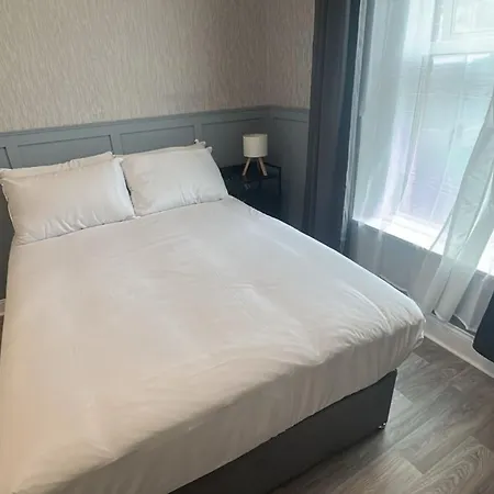 Saint Annes - 22 Berkeley *