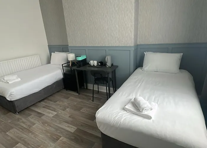 Saint Annes - 22 Berkeley